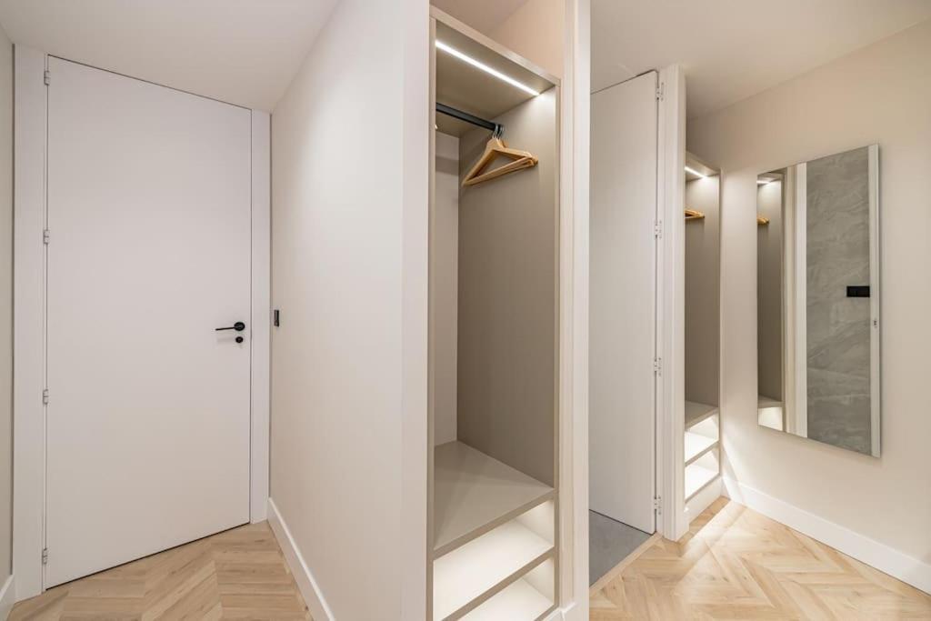 Ferienwohnung Puerta Del Sol 3Br 3Bh Madrid Exterior foto