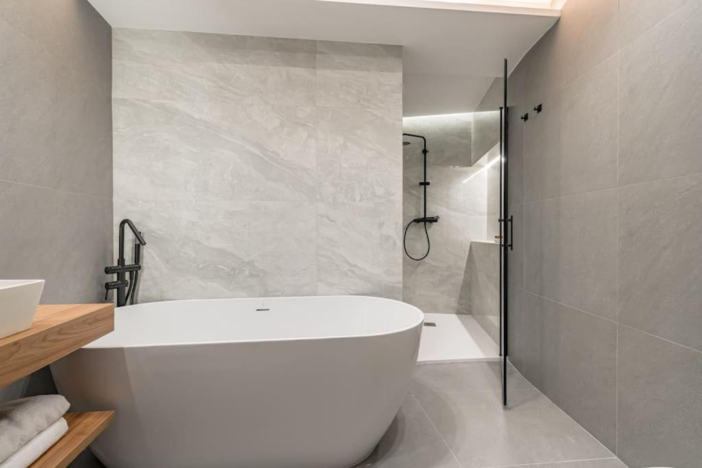 Ferienwohnung Puerta Del Sol 3Br 3Bh Madrid Exterior foto