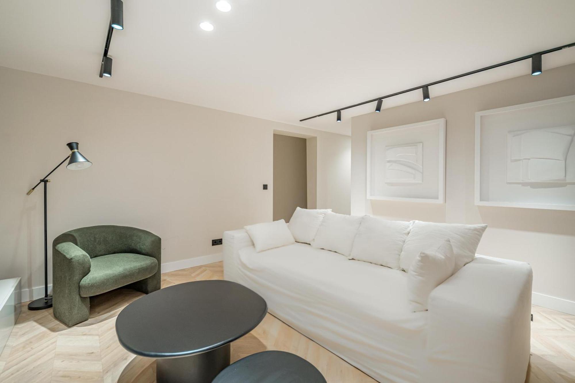 Ferienwohnung Puerta Del Sol 3Br 3Bh Madrid Exterior foto